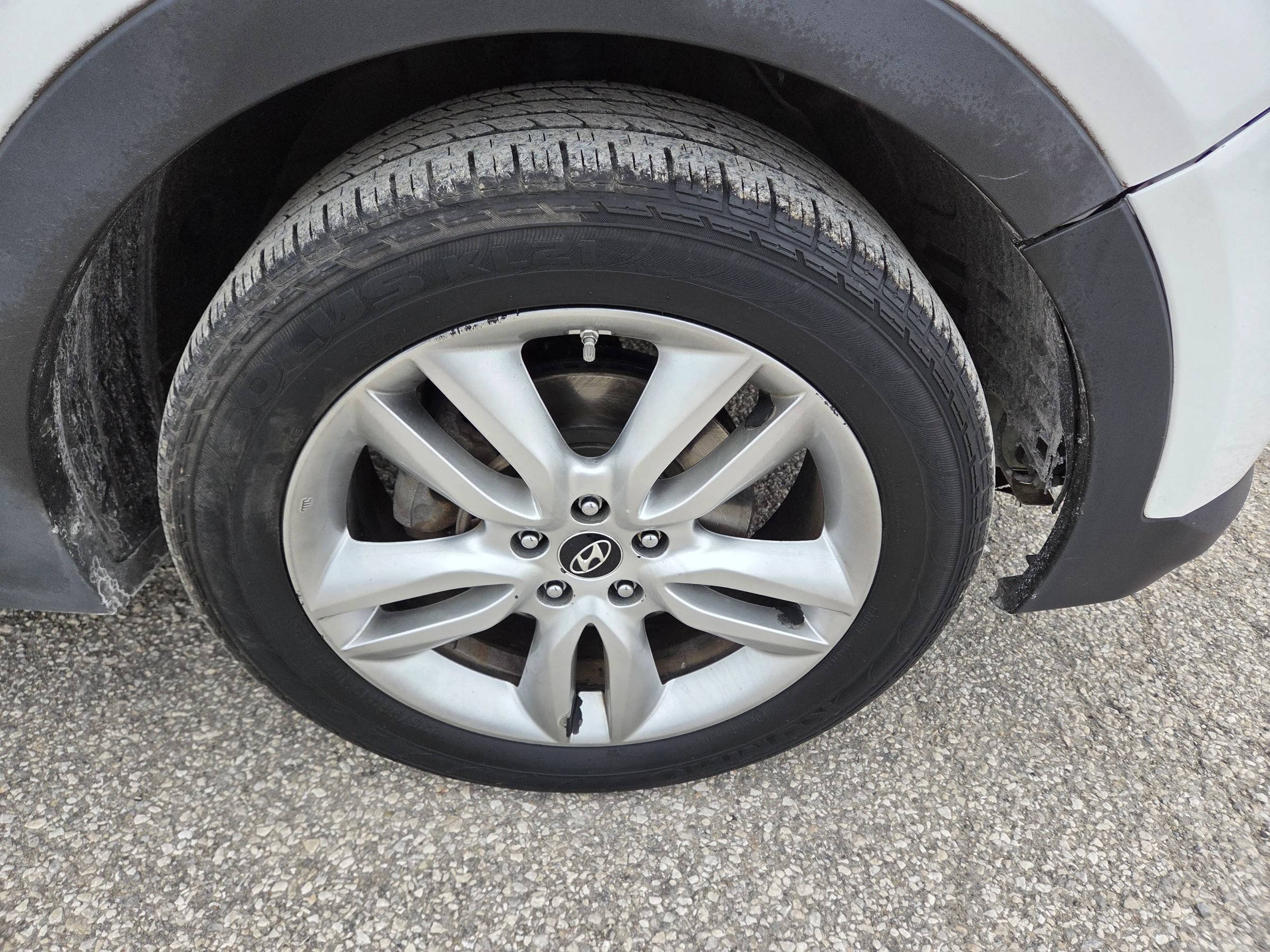 Used 2014 Hyundai Santa Fe Sport 2.0T w/ Technology Package 05 FWD image 9