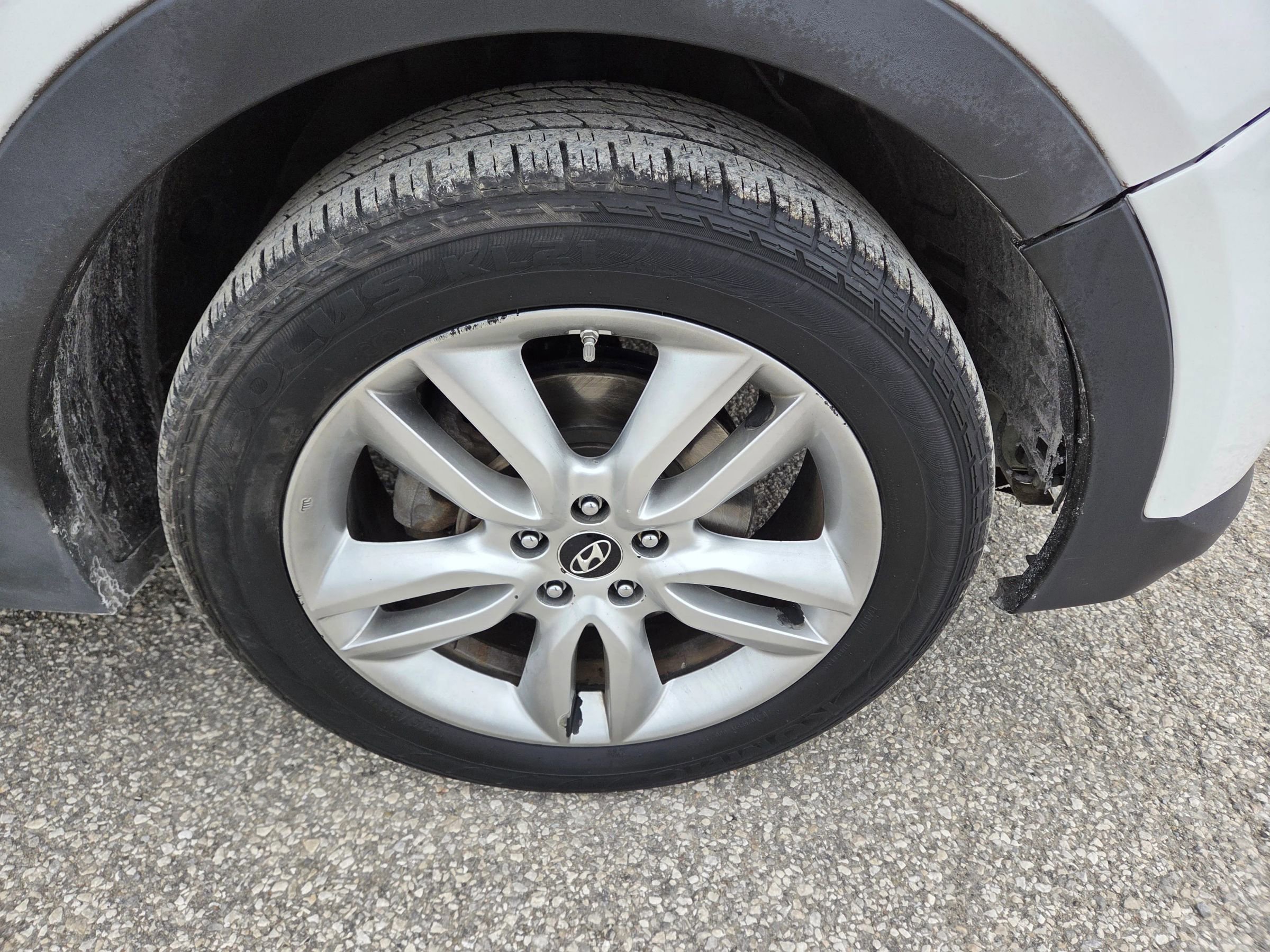 Used 2014 Hyundai Santa Fe Sport 2.0T w/ Technology Package 05 image 9