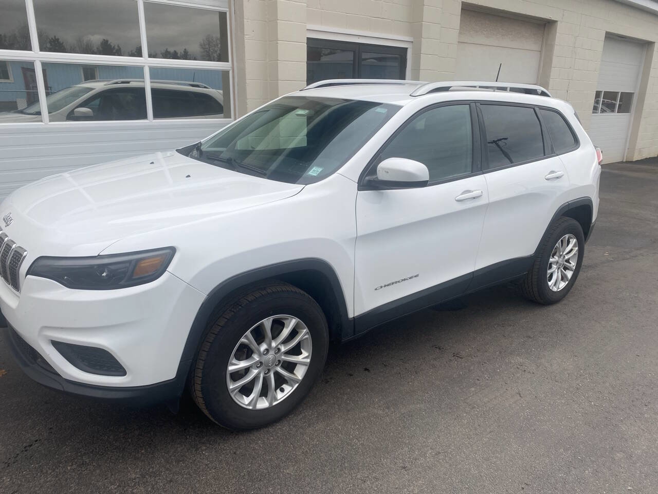 Used 2020 Jeep Cherokee Latitude w/ Cold Weather Group