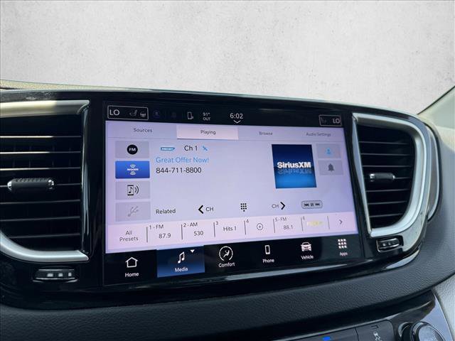 Used 2022 Chrysler Pacifica Touring-L FWD image 19