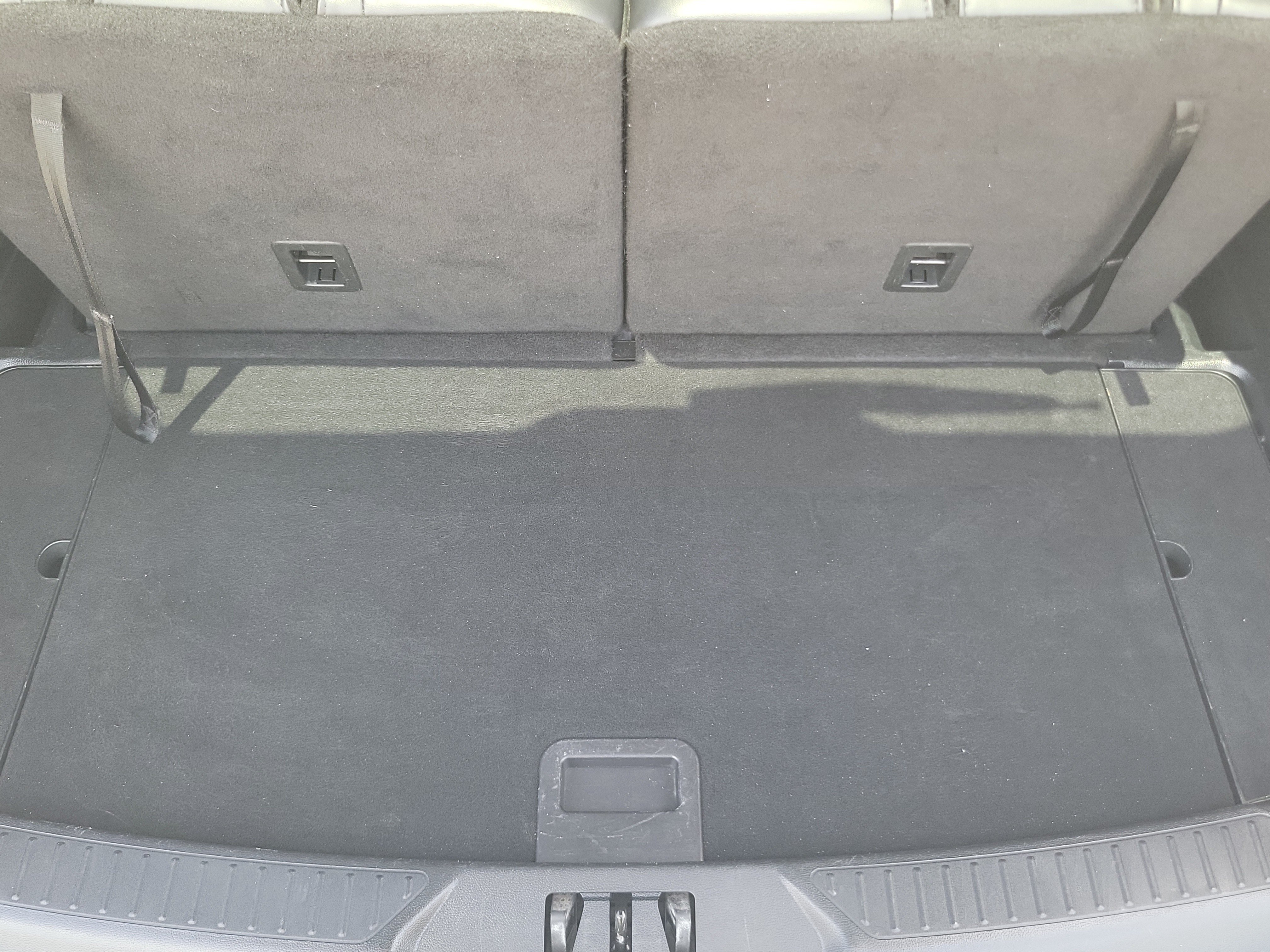 Used 2023 Ford Explorer XLT w/ Equipment Group 202A RWD image 17