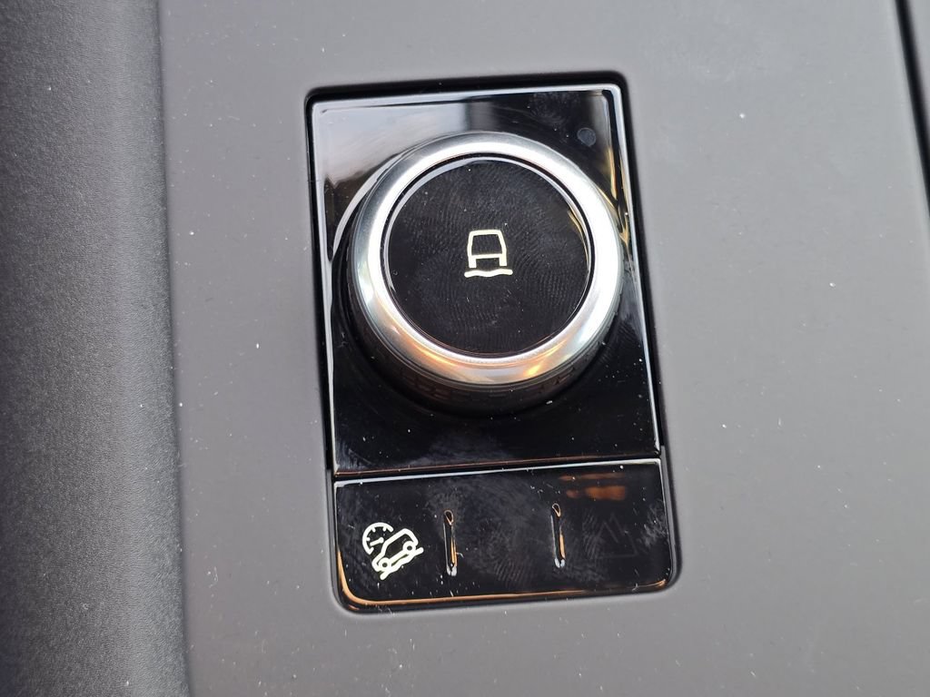 New 2026 Land Rover Discovery S AWD/4WD image 13