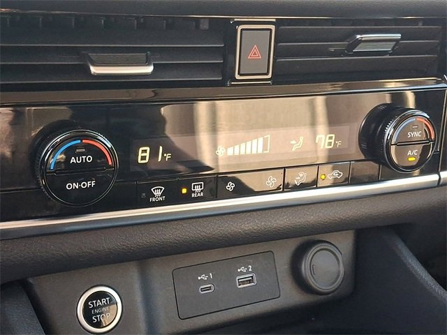 Used 2022 Nissan Rogue SV image 15