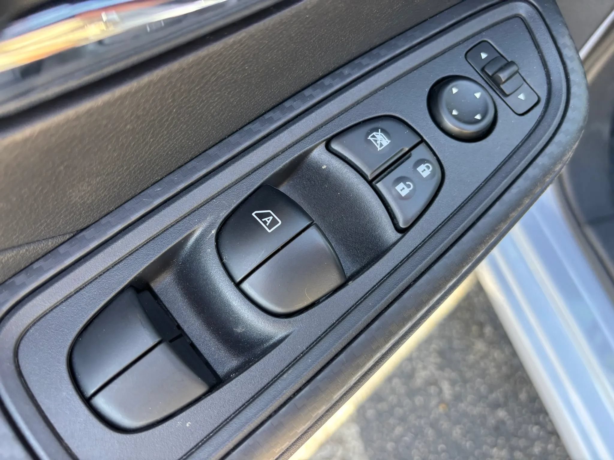 Used 2025 Nissan Versa SV w/ Trunk Package FWD image 40