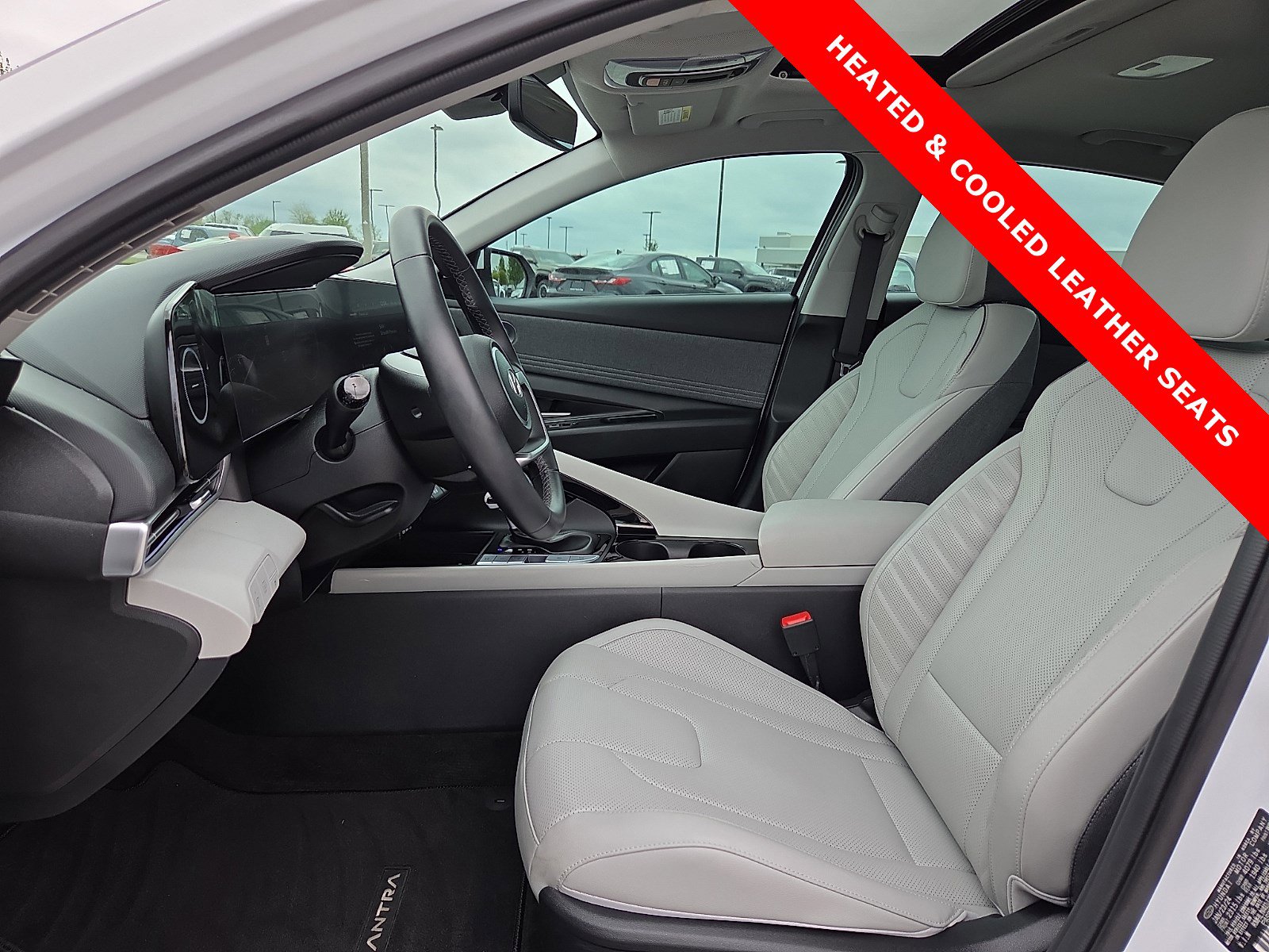 Used 2024 Hyundai Elantra Limited image 15