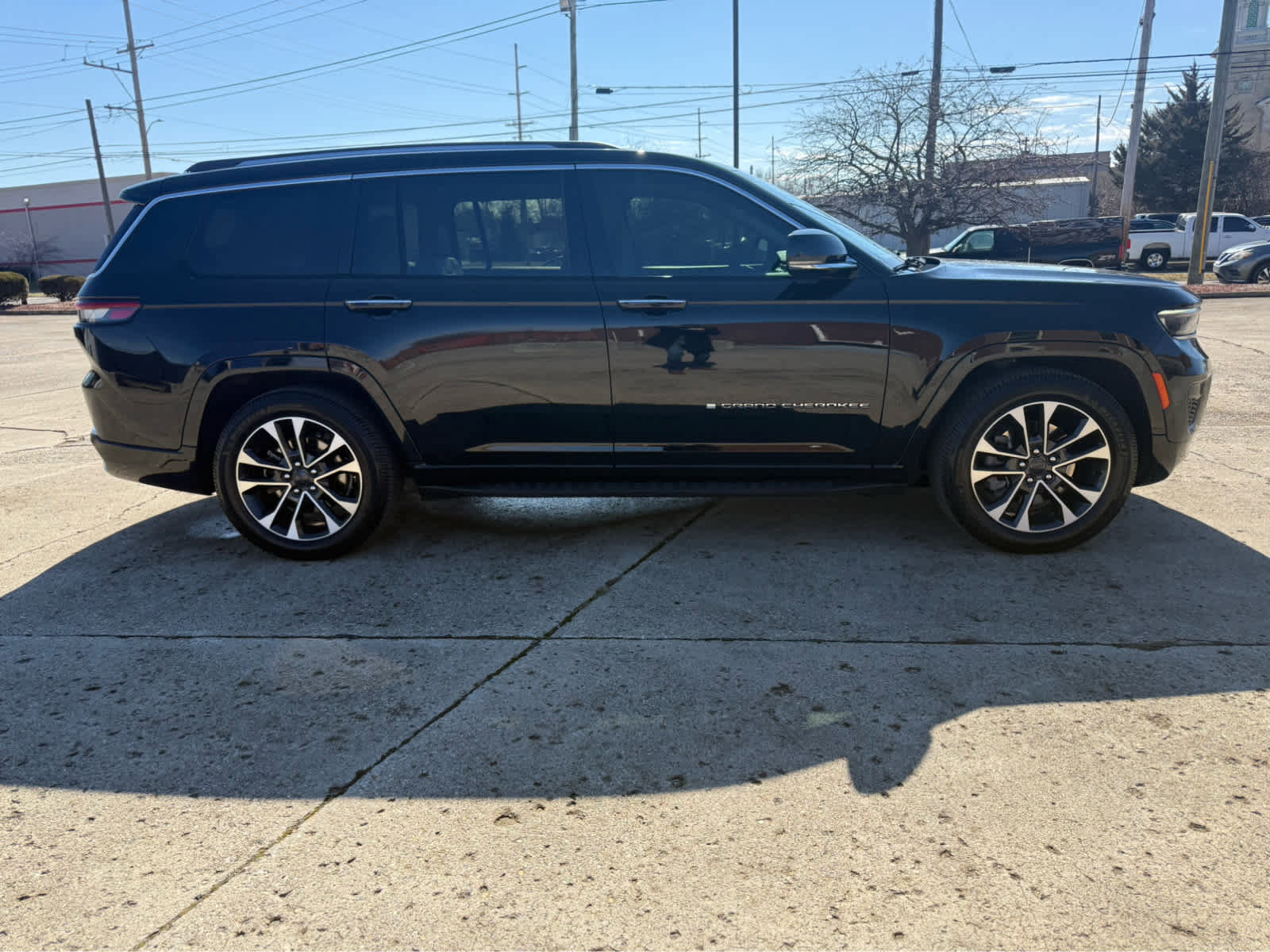 Used 2021 Jeep Grand Cherokee L Overland w/ Luxury Tech Group IV AWD/4WD image 6