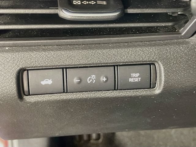 Used 2025 Nissan Altima 2.5 SV FWD image 11