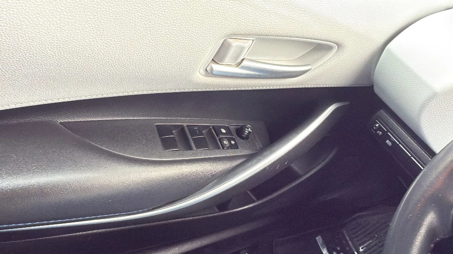 Used 2020 Toyota Corolla SE FWD image 21