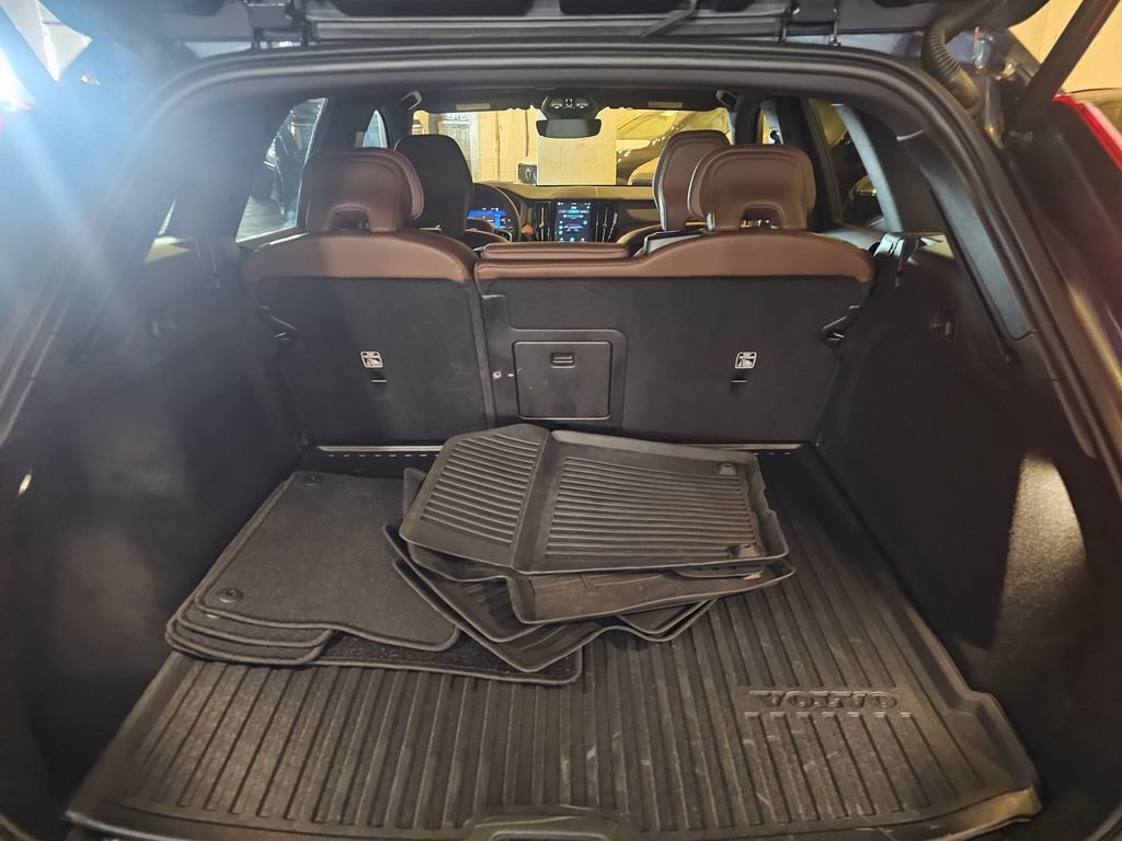 Certified 2023 Volvo XC60 B5 Plus w/ Climate Package AWD/4WD image 7