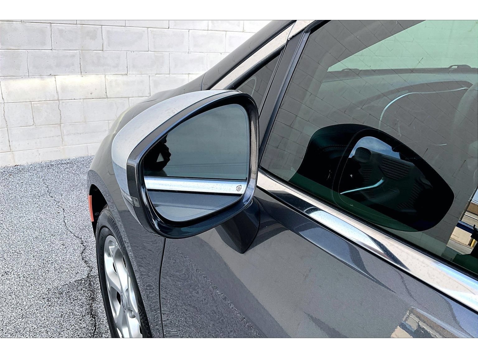 Used 2022 Chrysler Pacifica Limited FWD image 33