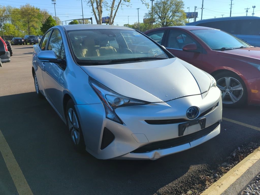Used 2017 Toyota Prius Three w/ Carpet Mat Package FWD image 3