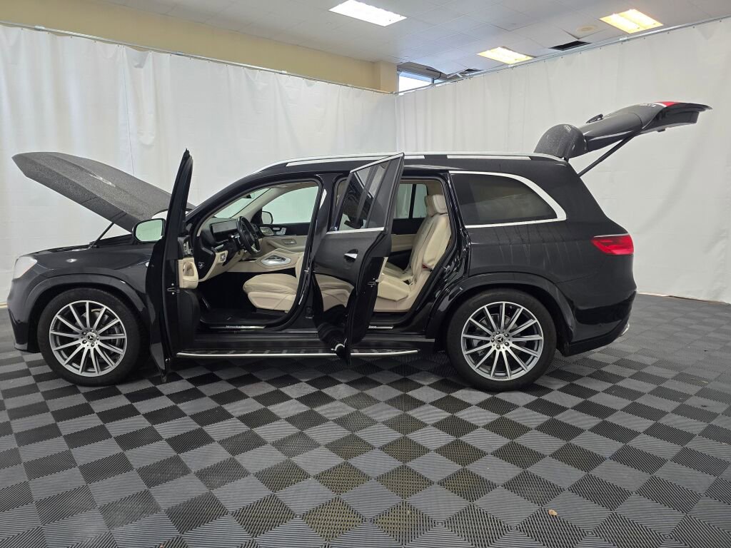 Used 2024 Mercedes-Benz GLS 580 GLS 580 image 12