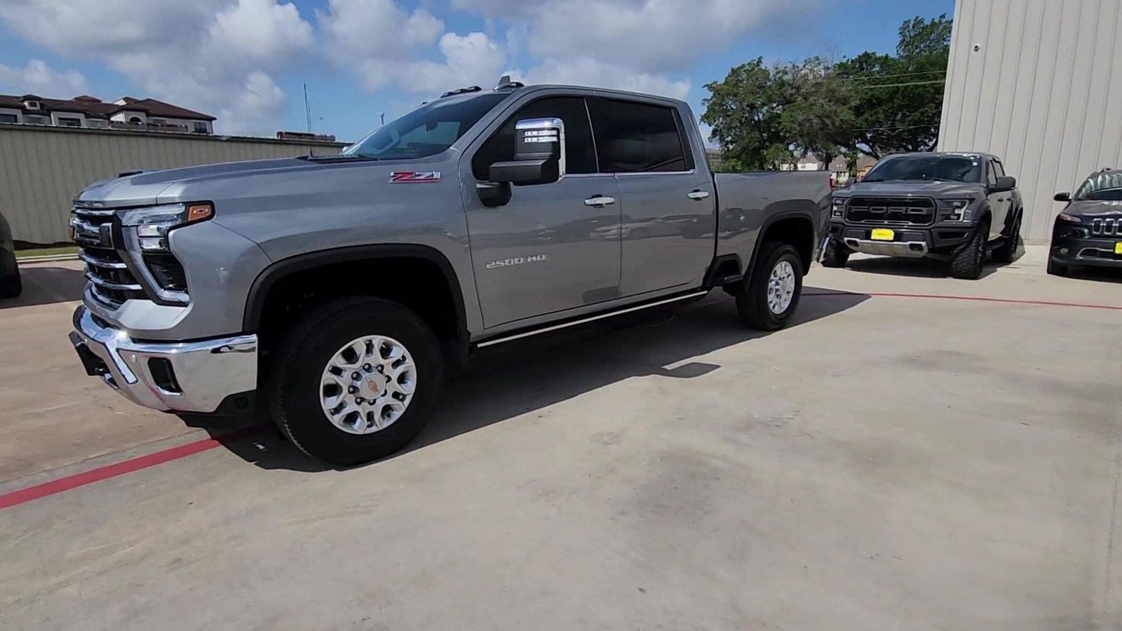 Certified 2024 Chevrolet Silverado 2500 LTZ w/ LTZ Premium Package AWD/4WD image 4