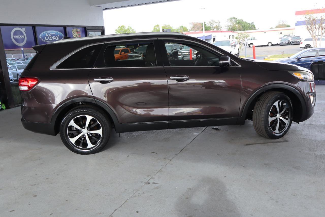 Used 2016 Kia Sorento EX image 4