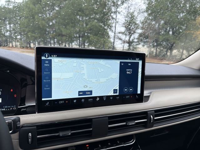 Used 2026 Lincoln Corsair Premiere image 18