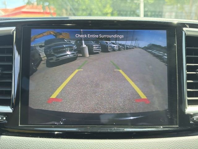 Used 2022 Chrysler Pacifica Touring-L FWD image 17