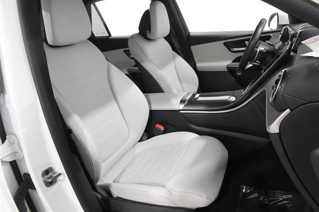 Used 2024 Mercedes-Benz GLC 300 4MATIC image 16