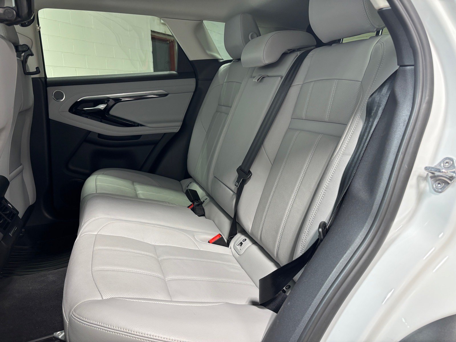 Used 2023 Land Rover Range Rover Evoque SE AWD/4WD image 28