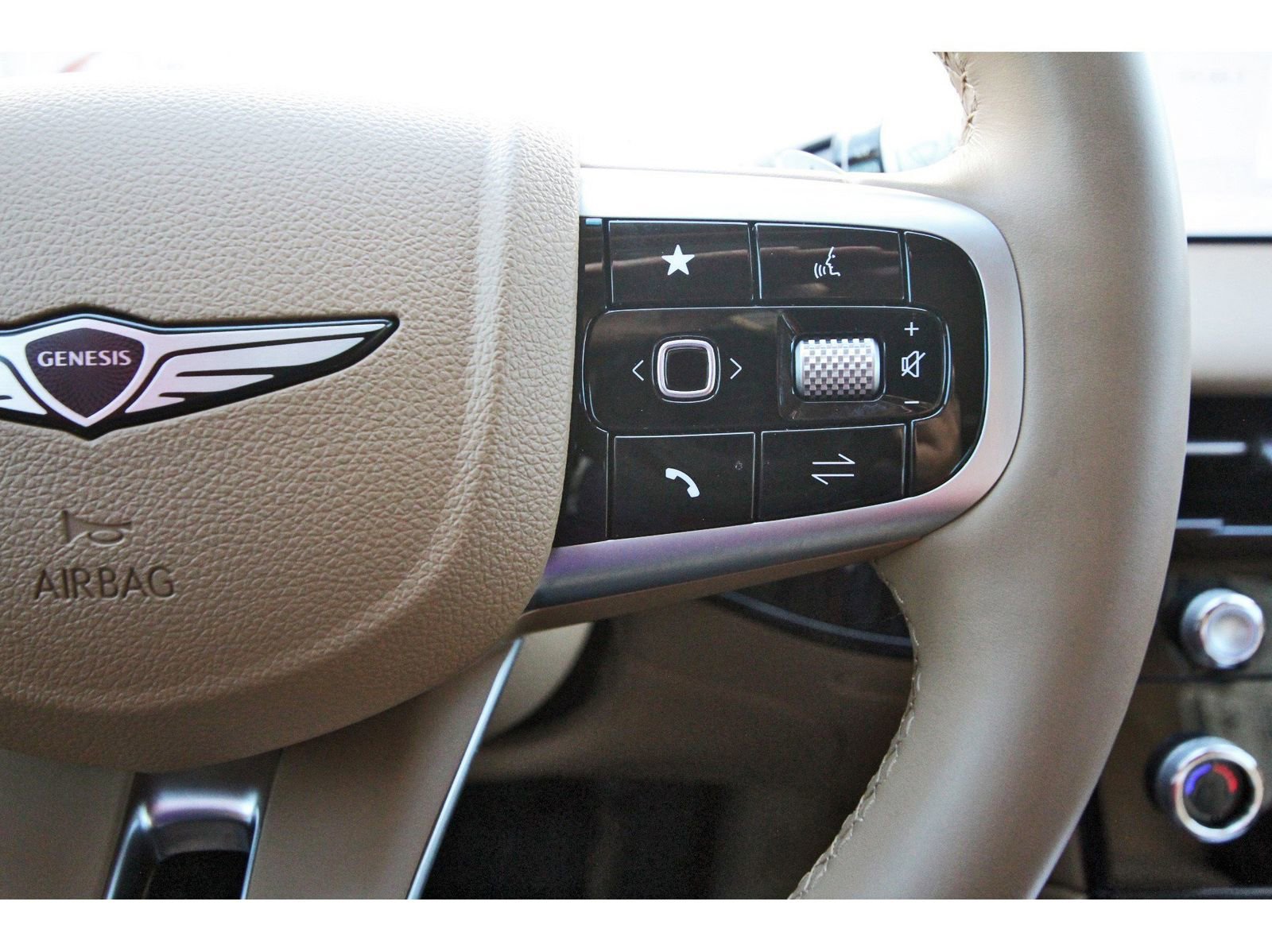 Used 2025 Genesis G80 2.5T image 19