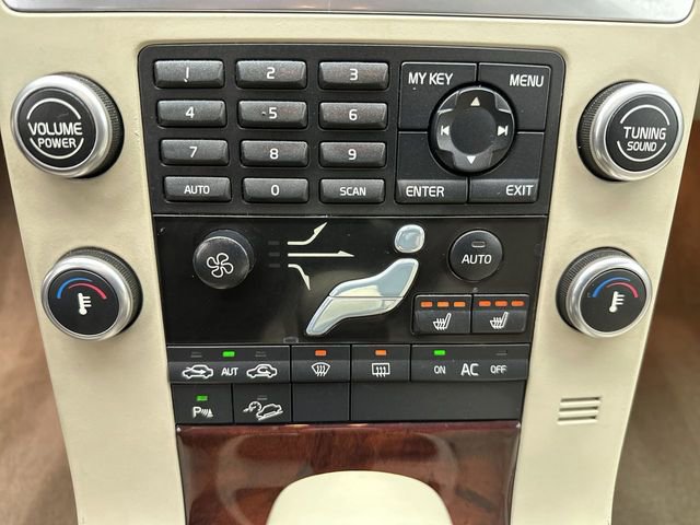 Used 2008 Volvo XC70 3.2 image 17