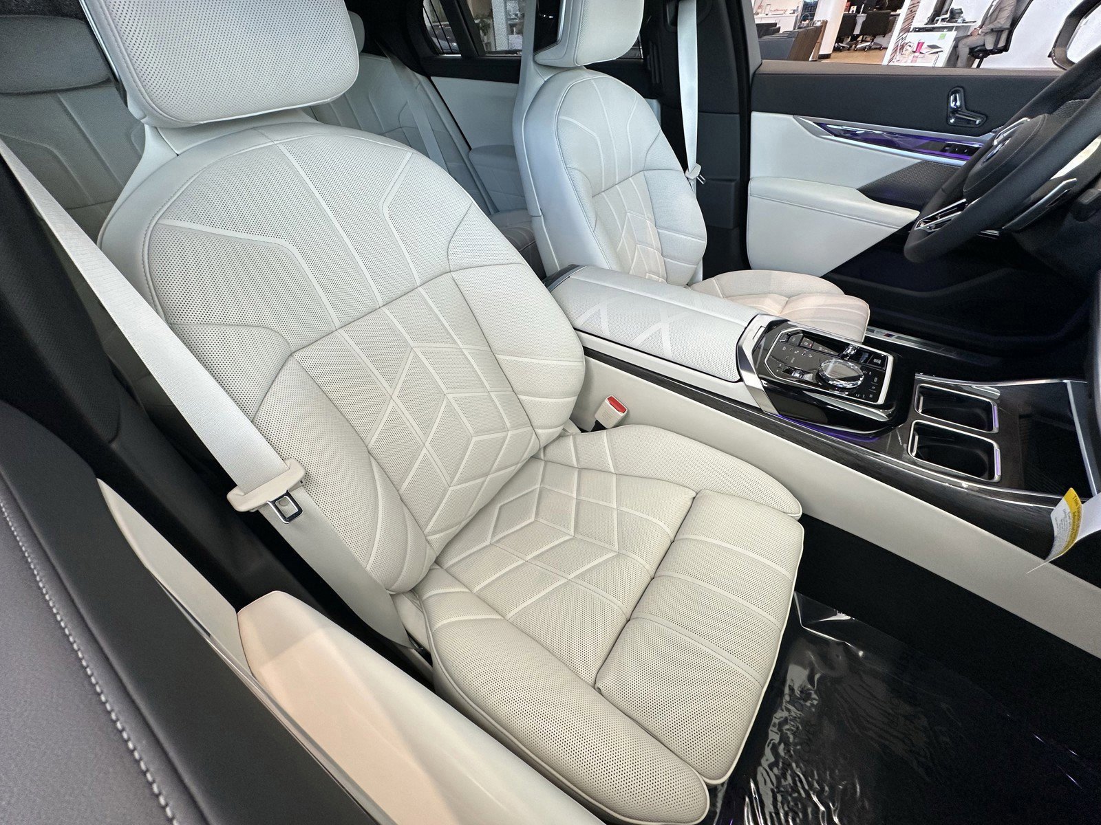 New 2026 BMW 760i xDrive w/ Executive Package AWD/4WD image 11