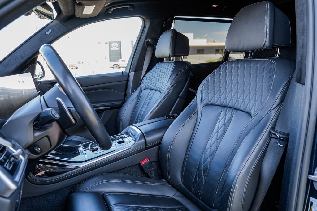 Used 2023 BMW X7 M60i image 18
