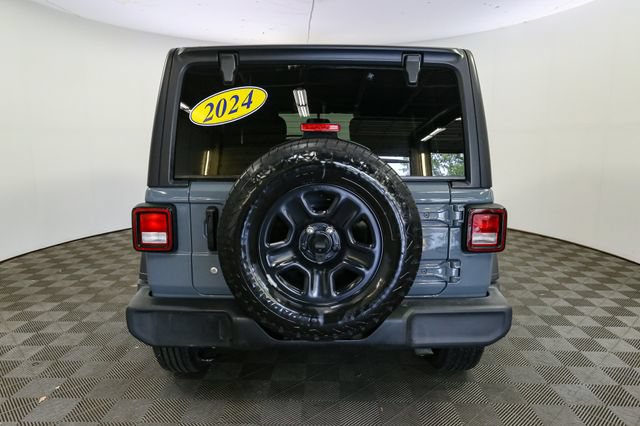 Used 2024 Jeep Wrangler Unlimited Sport AWD/4WD image 10