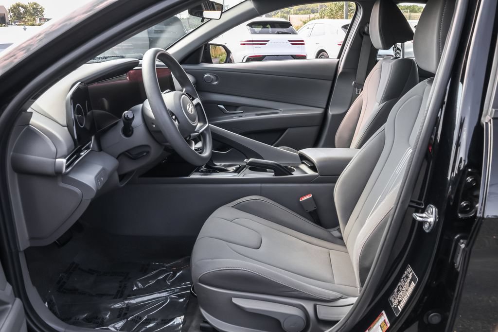 Certified 2024 Hyundai Elantra SEL FWD image 6