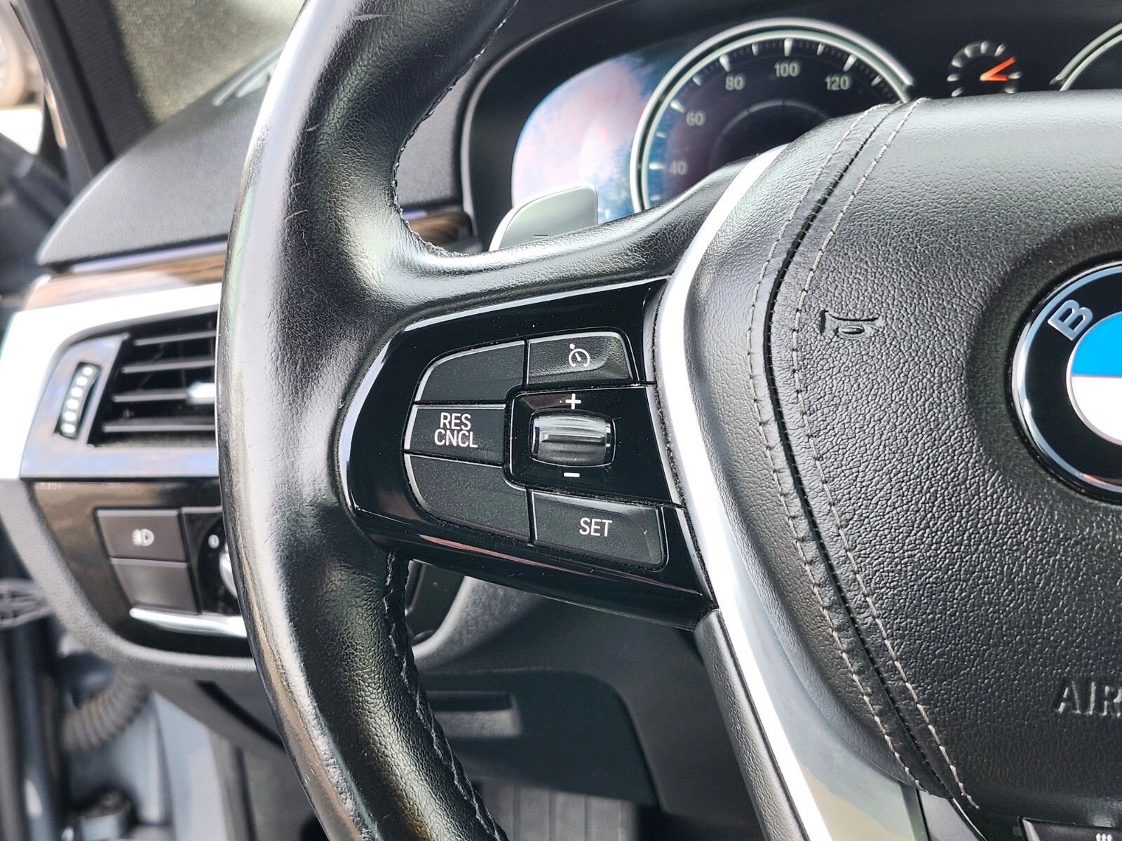 Used 2018 BMW 540i xDrive image 27