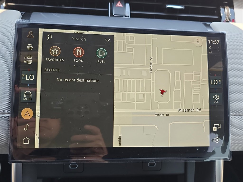 New 2025 Land Rover Discovery Sport Dynamic SE image 22