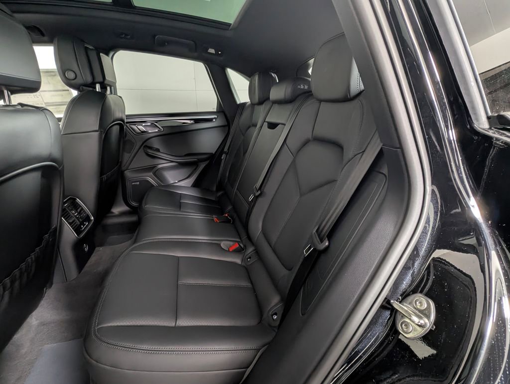 New 2026 Porsche Macan image 25