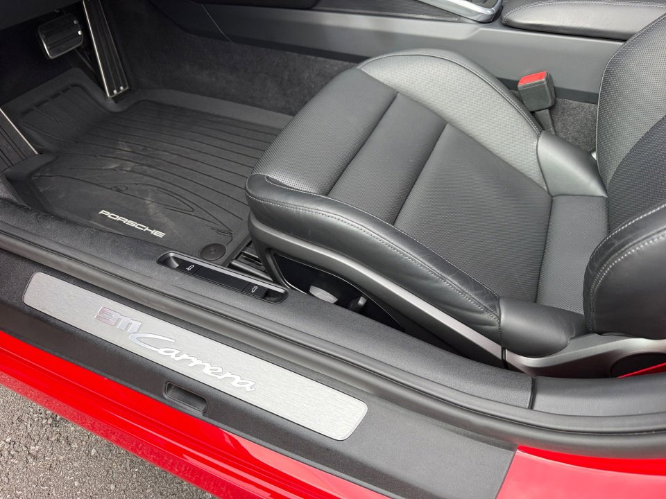 Certified 2022 Porsche 911 Carrera image 25