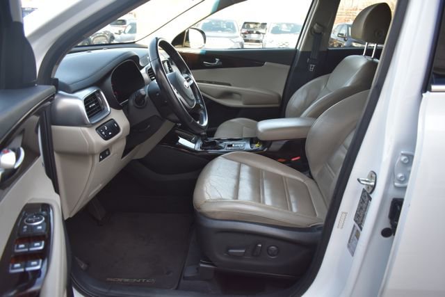 Used 2020 Kia Sorento EX image 17