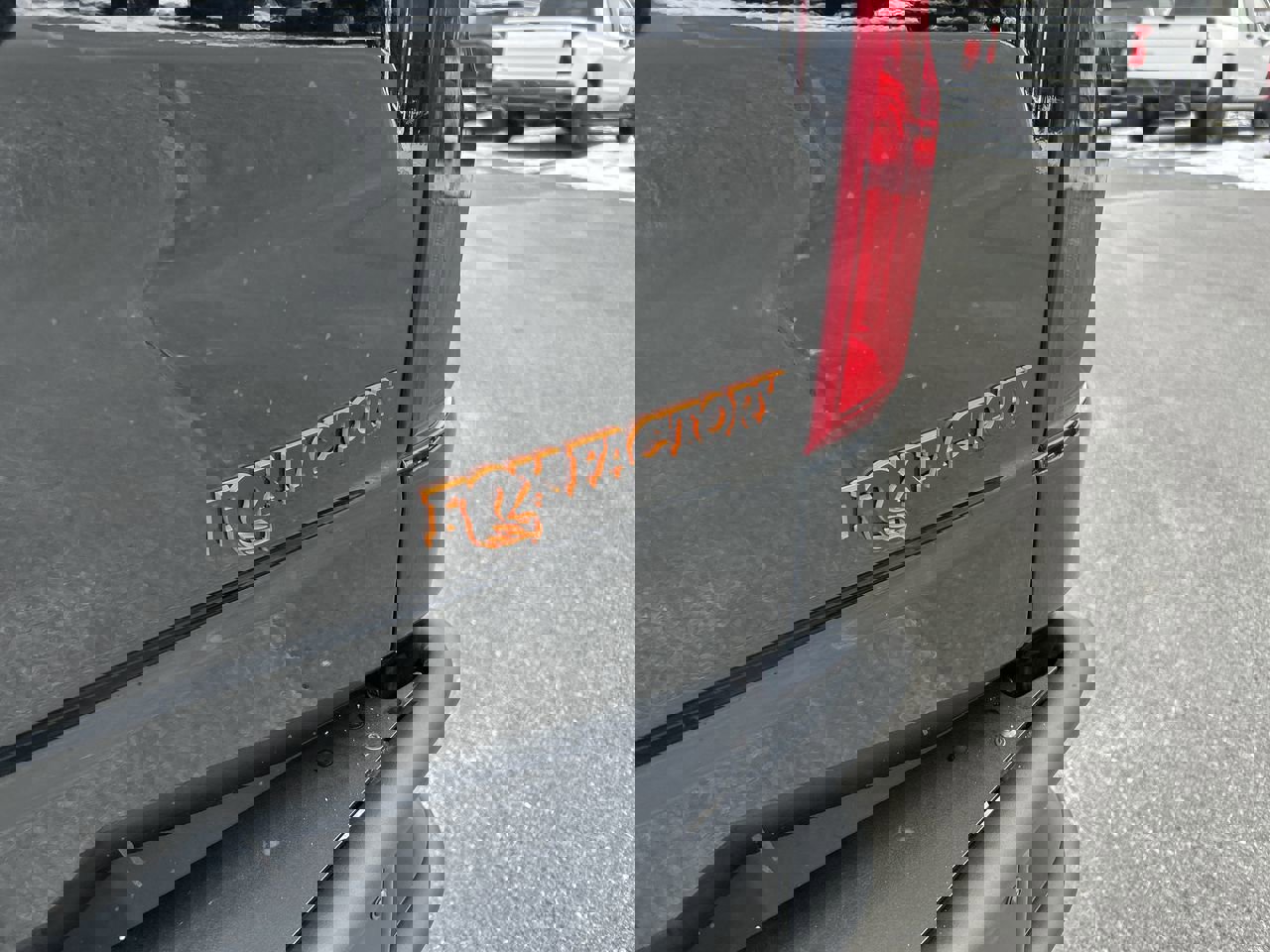 Used 2025 Chevrolet Silverado 1500 LTZ image 10