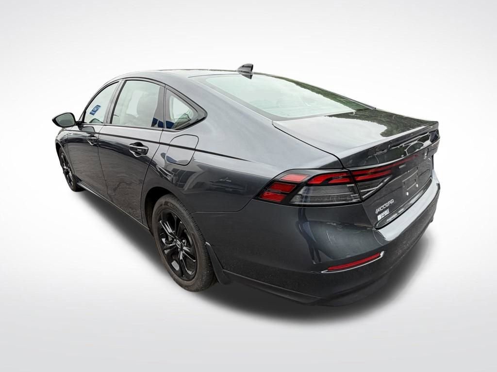 Used 2025 Honda Accord SE image 4