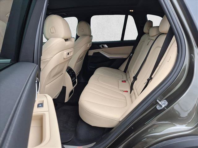 Used 2022 BMW X5 xDrive45e w/ Climate Comfort Package AWD/4WD image 19