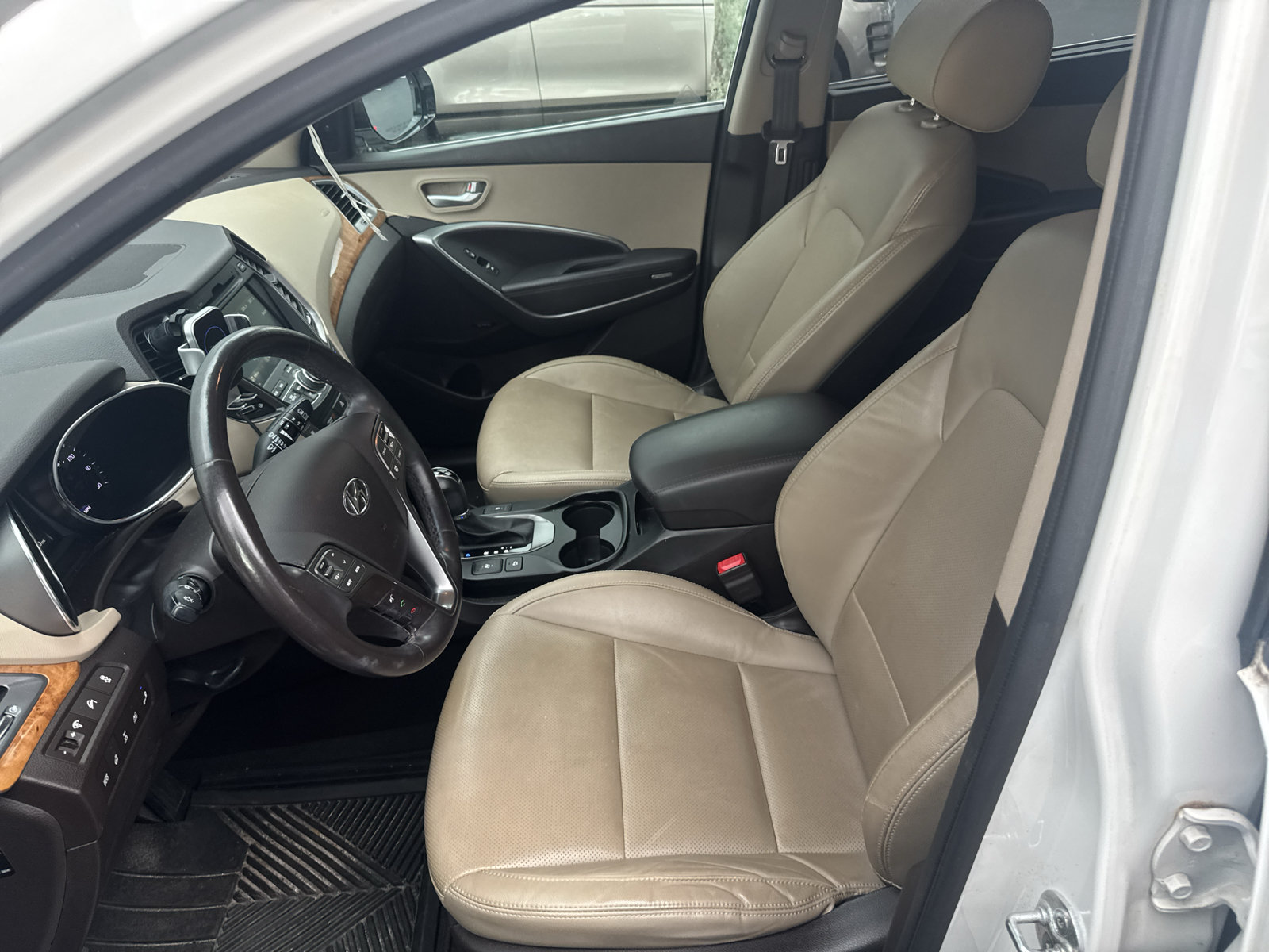 Used 2016 Hyundai Santa Fe Limited w/ Option Group 04 AWD/4WD image 17