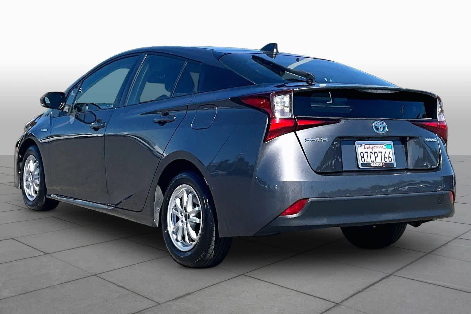 Used 2021 Toyota Prius LE FWD image 11
