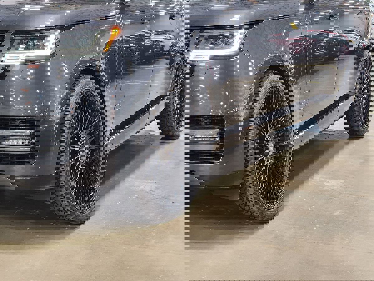 Used 2024 Land Rover Range Rover Long Wheelbase Autobiography image 17