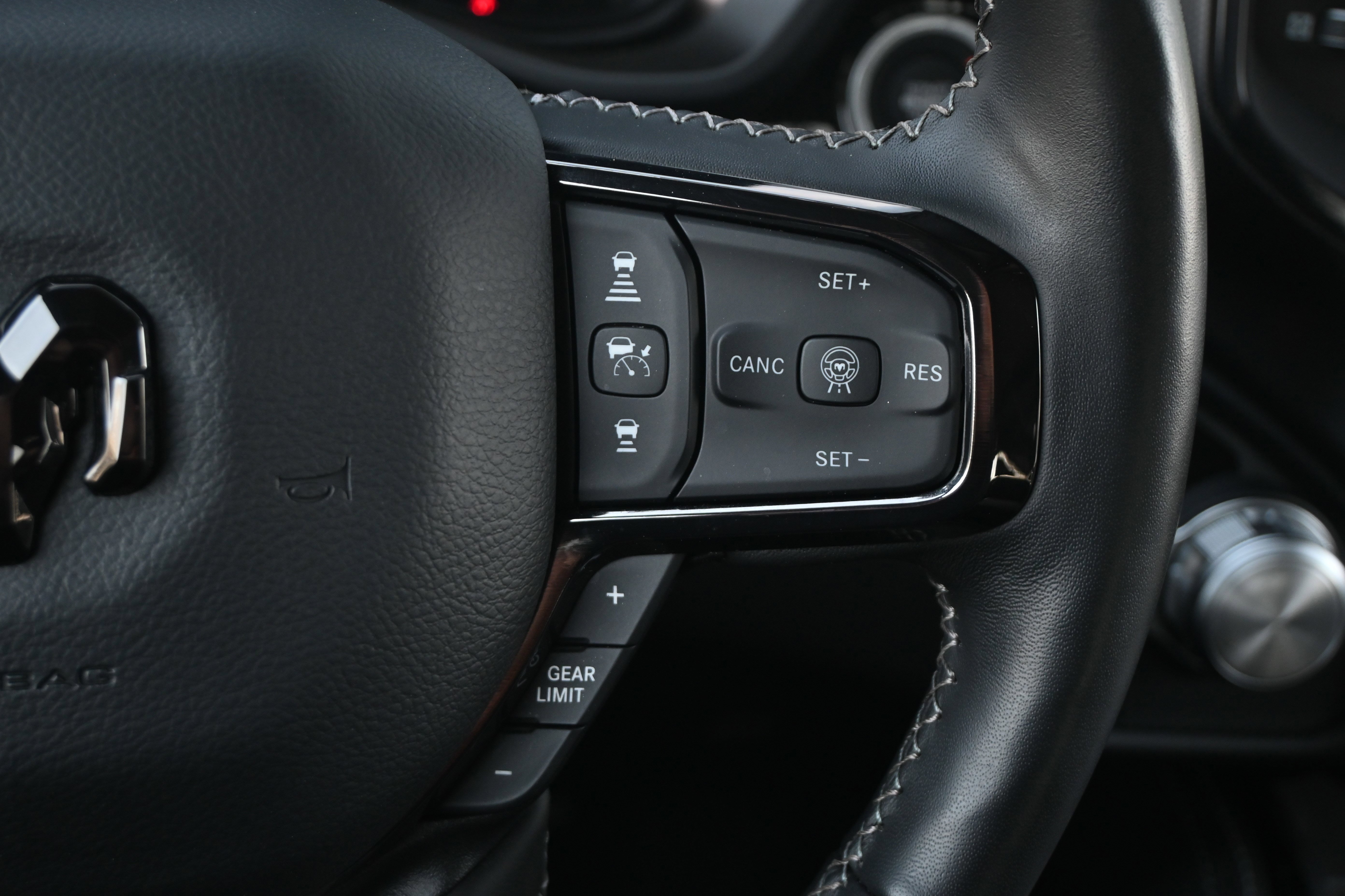 Used 2025 RAM 1500 Limited AWD/4WD image 19