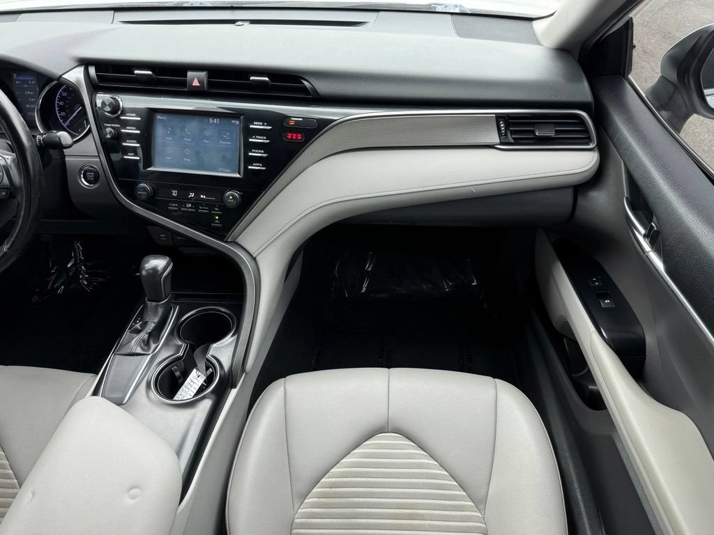 Used 2019 Toyota Camry SE w/ Convenience Package FWD image 23