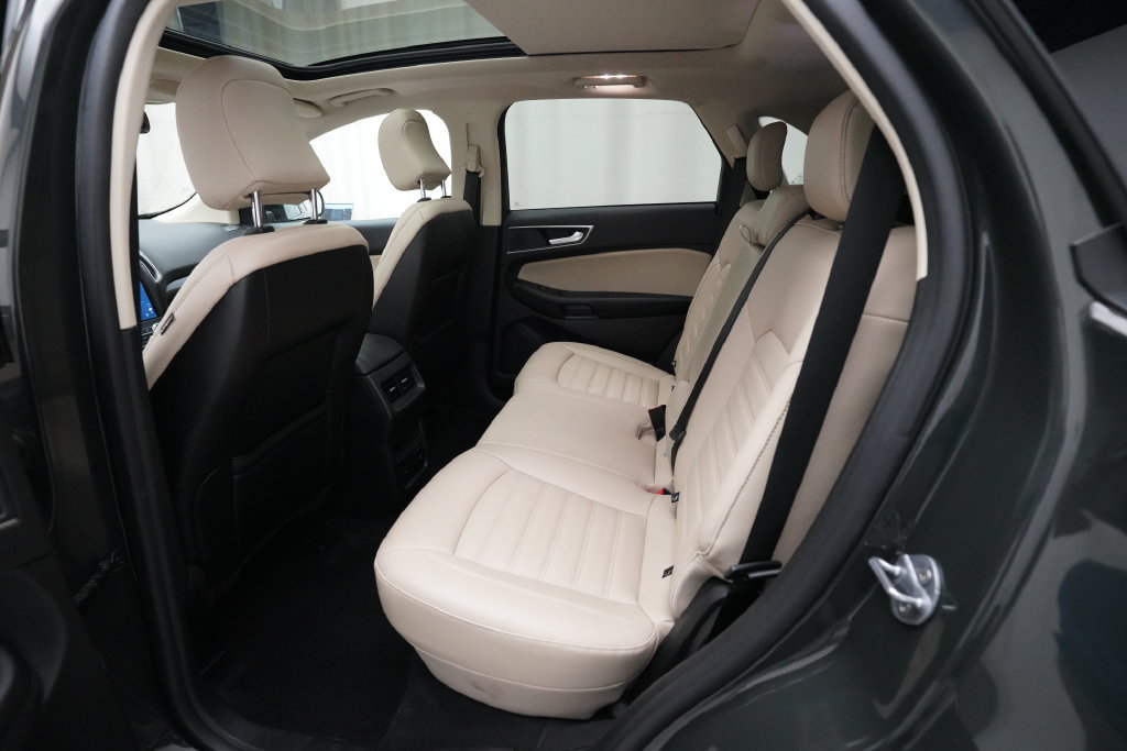 Used 2024 Ford Edge SEL w/ Convenience Package AWD/4WD image 16