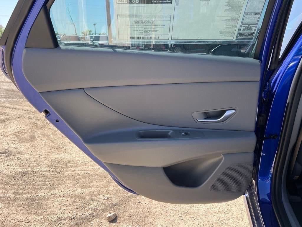 Used 2025 Hyundai Elantra Sport image 10