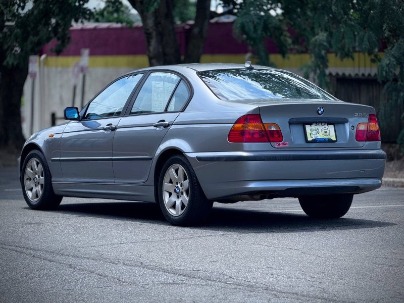 Used 2004 BMW 325i Sedan RWD image 5