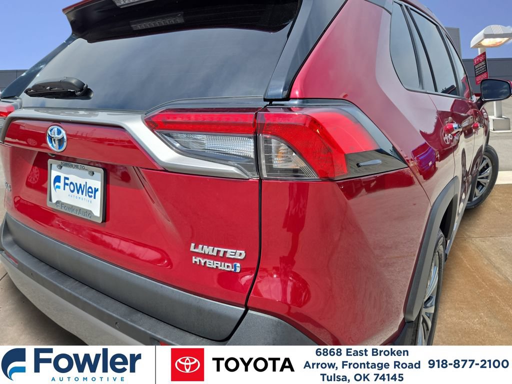 Used 2024 Toyota RAV4 Limited AWD/4WD image 33