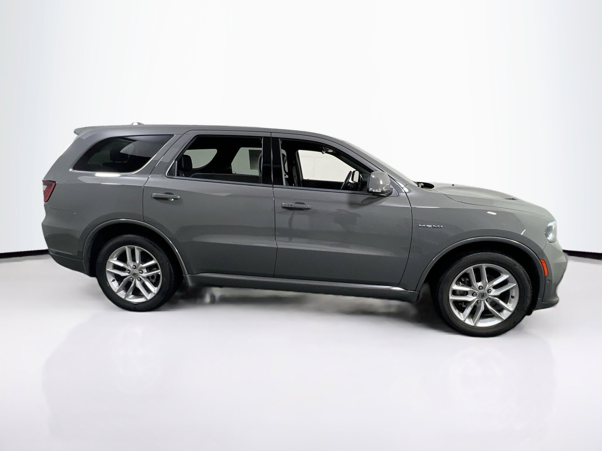 Used 2022 Dodge Durango R/T w/ Trailer Tow Group IV image 4