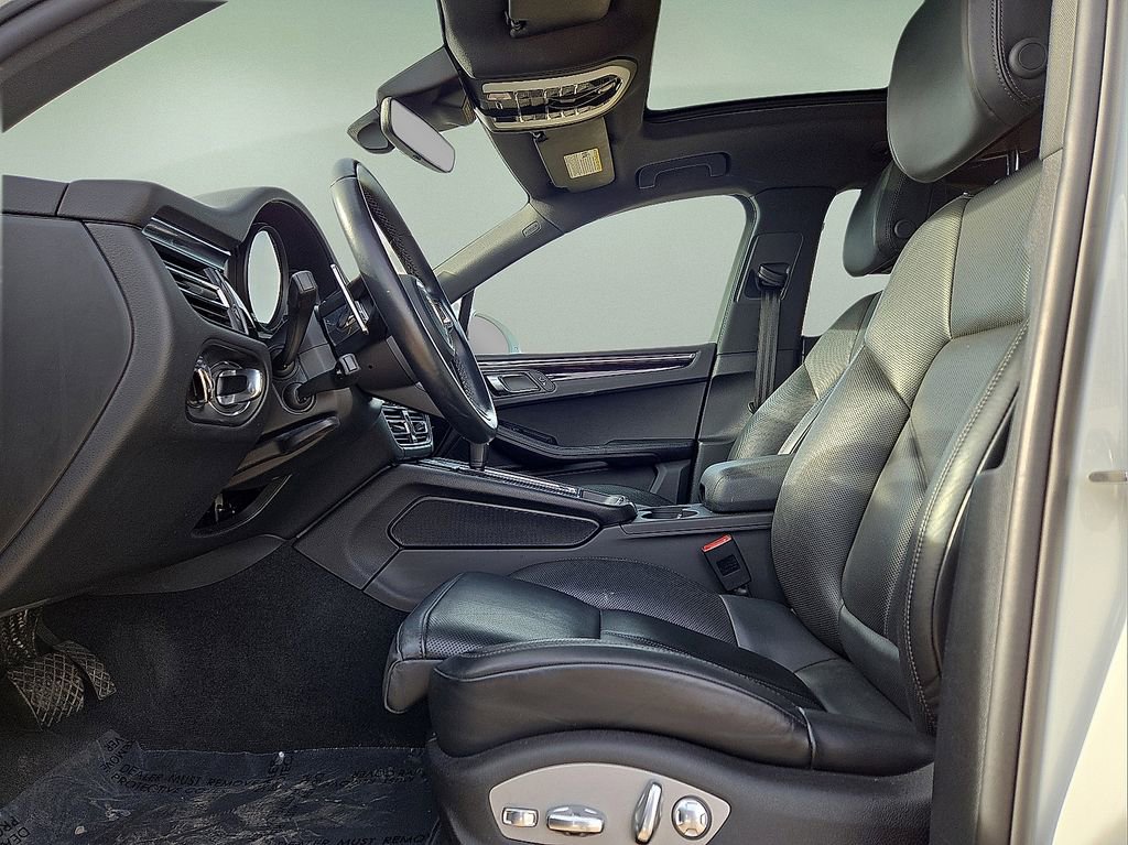 Used 2024 Porsche Macan Turbo image 24