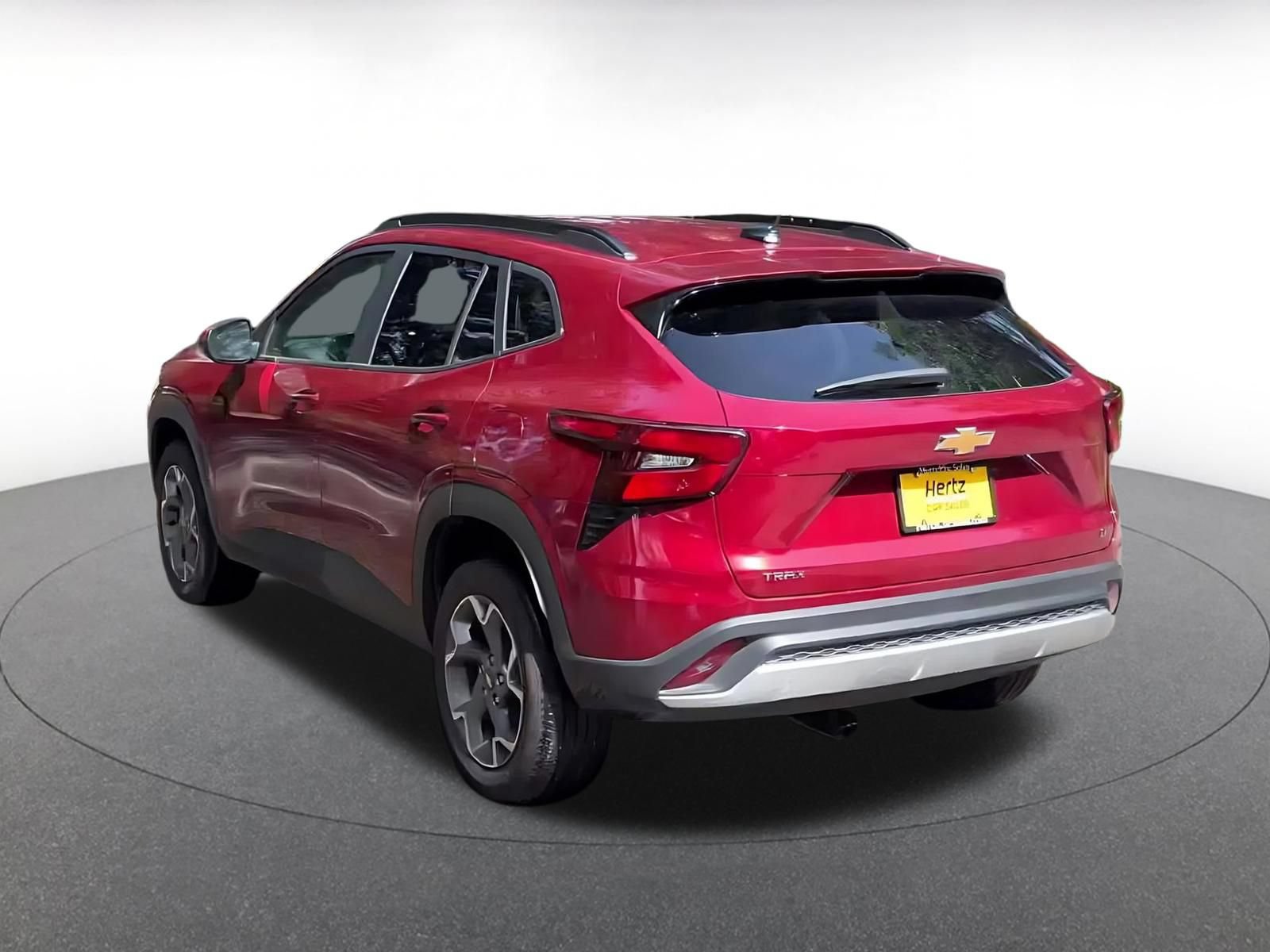 Used 2025 Chevrolet Trax LT FWD image 11