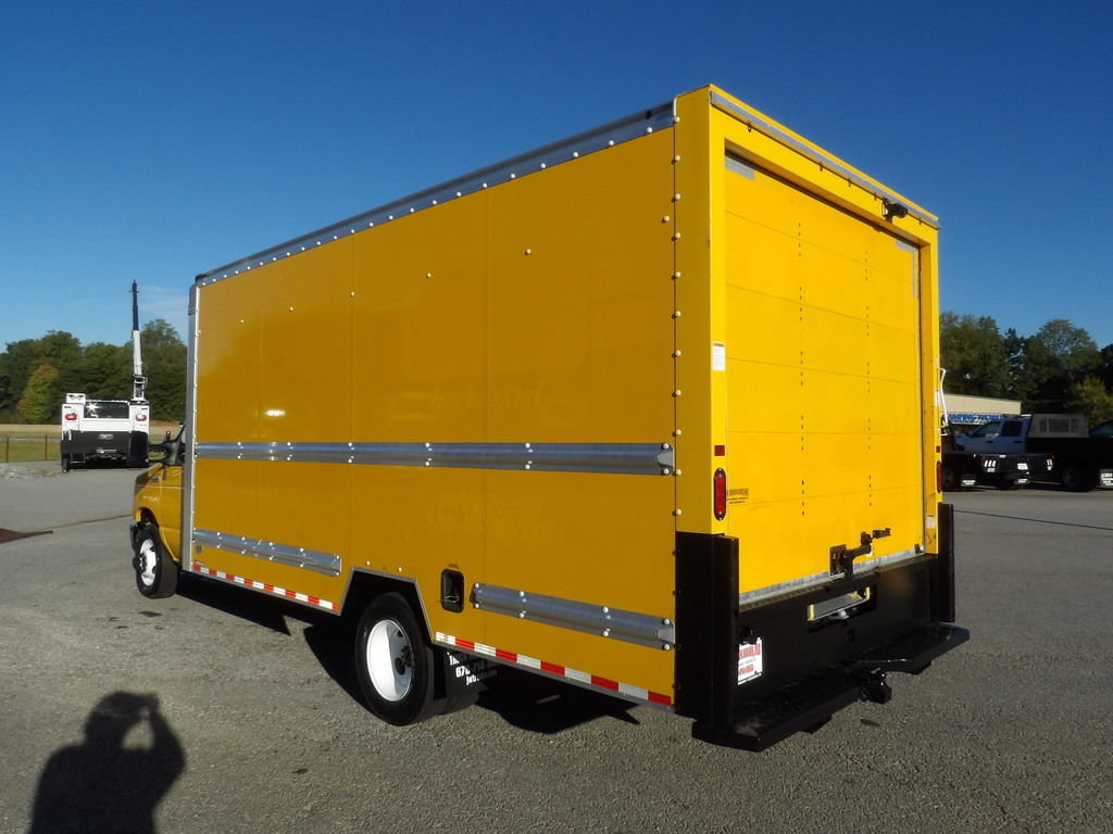 Used 2022 Ford E-350 and Econoline 350 Super Duty RWD image 4