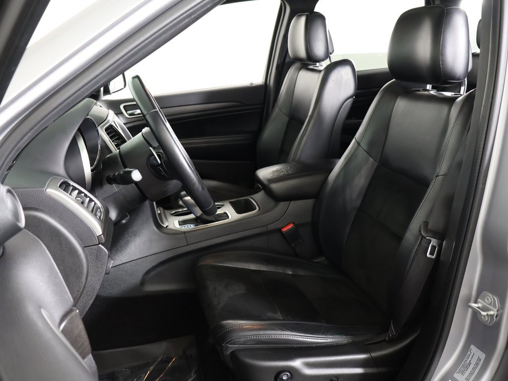 Used 2017 Jeep Grand Cherokee Altitude image 31